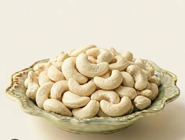 Whole_Cashew_Nuts