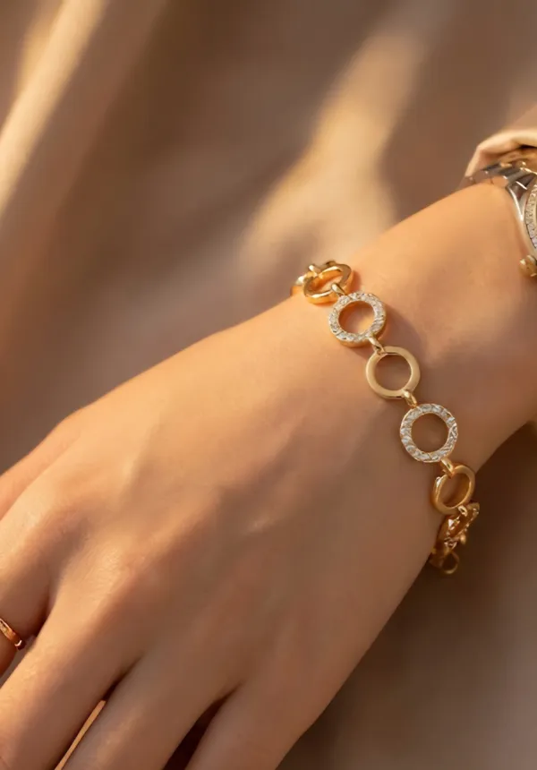 Elegant_Gold-Tone_Crystal_Chain_Necklace_|_Minimal_Floral_Circle_Design
