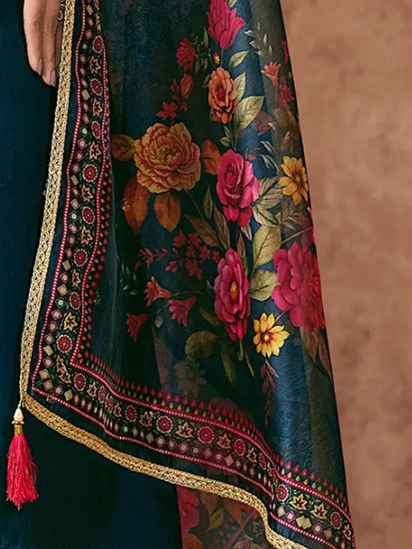 Morpeach_Cotton_Silk_Embroidery_Sequence_Work_Kurta_Pant_Dupatta_Set_For_Women