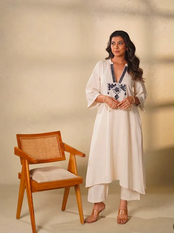 White_Embroidered_Kurta_Set_for_Women