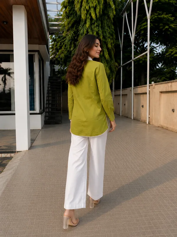 Green_And_White_Embroidered_Kurta_Set_For_Women