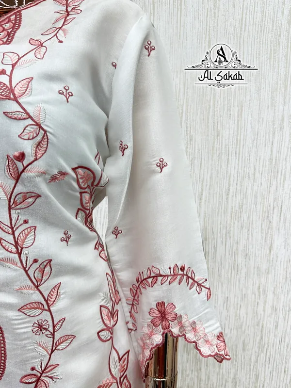 Tomato_Cotton_Embroidered_Cutwork_Suit_Set_For_Women