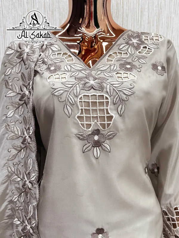 Skin_Cotton_Embroidered_Cutwork_Suit_Set_For_Women