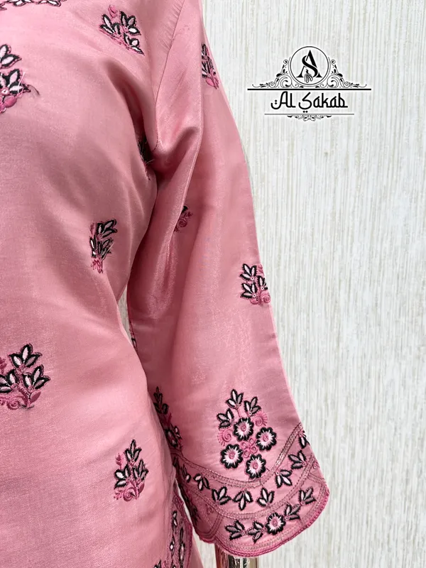 Tomato_Heavy_Glass_Cotton_Embroidered_Suit_Set_For_Women