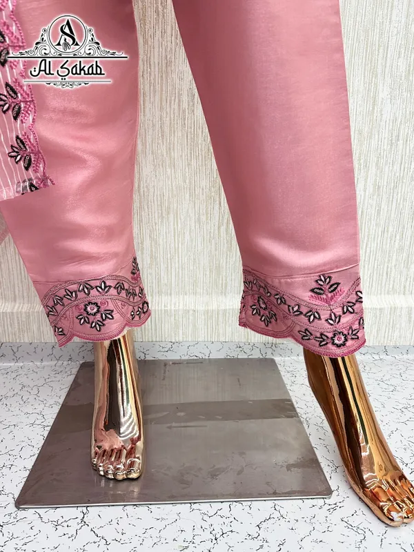 Tomato_Heavy_Glass_Cotton_Embroidered_Suit_Set_For_Women