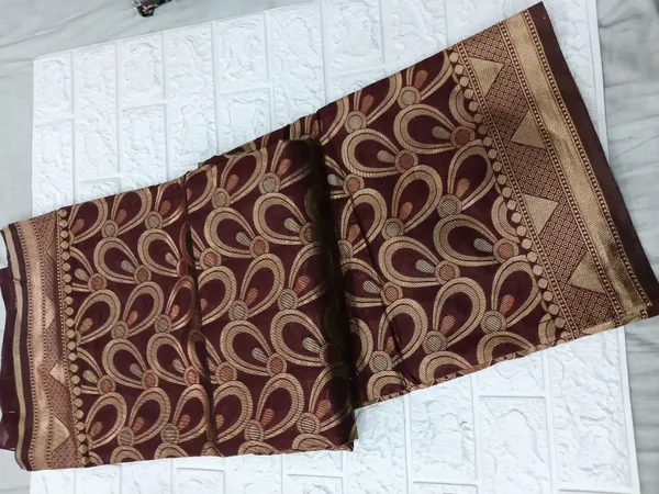 Art_Silk_Zari_Woven_Desigenr_Pallu_Saree_For_Women