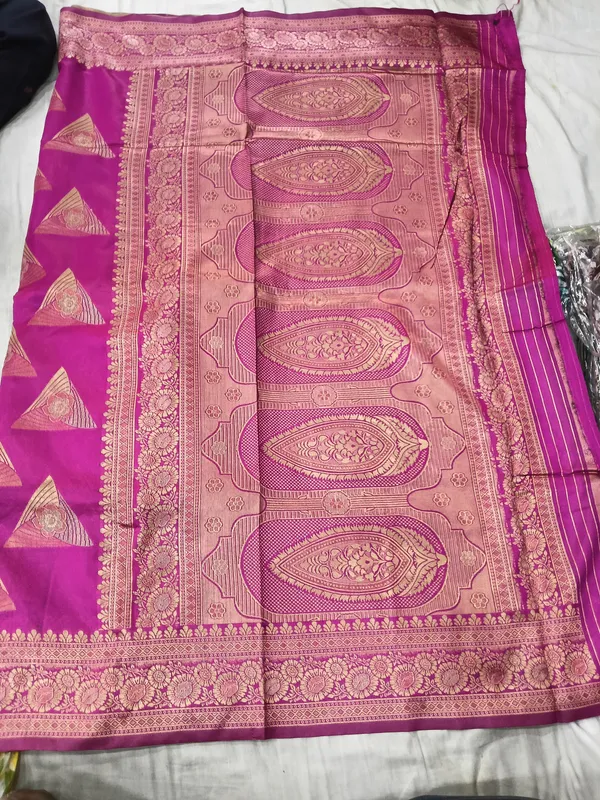 Art_Silk_Zari_Woven_Desigenr_Pallu_Saree_For_Women