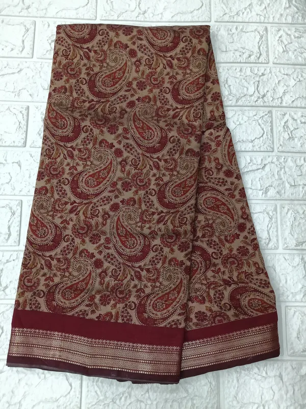 Pure_Mul_Cotton_Maroon_Beige_Paisley_Print_Saree_For_Women