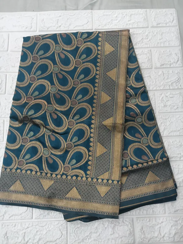 Art_Silk_Zari_Woven_Desigenr_Pallu_Saree_For_Women
