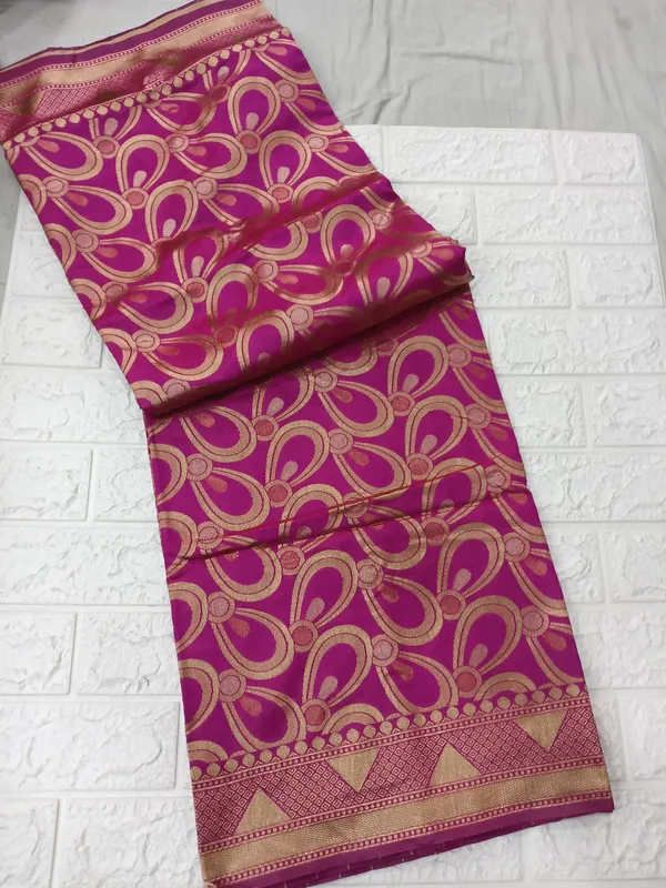 Art_Silk_Zari_Woven_Desigenr_Pallu_Saree_For_Women