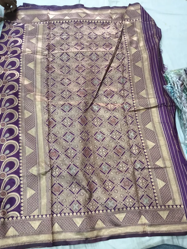 Art_Silk_Zari_Woven_Desigenr_Pallu_Saree_For_Women
