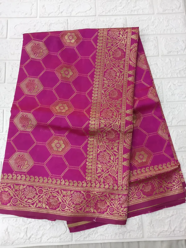 Art_Silk_Zari_Woven_Desigenr_Pallu_Saree_For_Women
