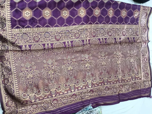 Art_Silk_Zari_Woven_Desigenr_Pallu_Saree_For_Women