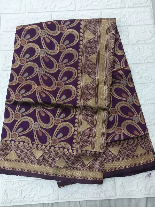 Art_Silk_Zari_Woven_Desigenr_Pallu_Saree_For_Women