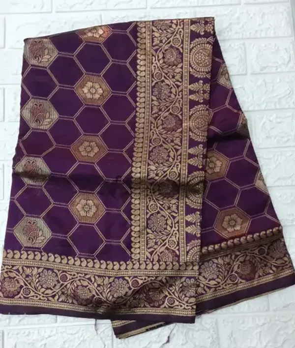 Art_Silk_Zari_Woven_Desigenr_Pallu_Saree_For_Women