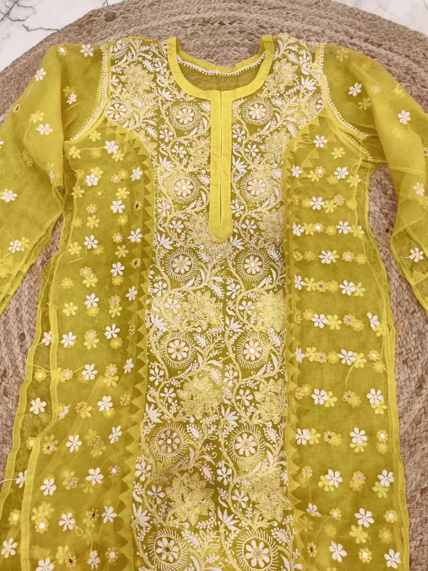 Green_Embroidered_Straight_Kurta_Set_For_Women