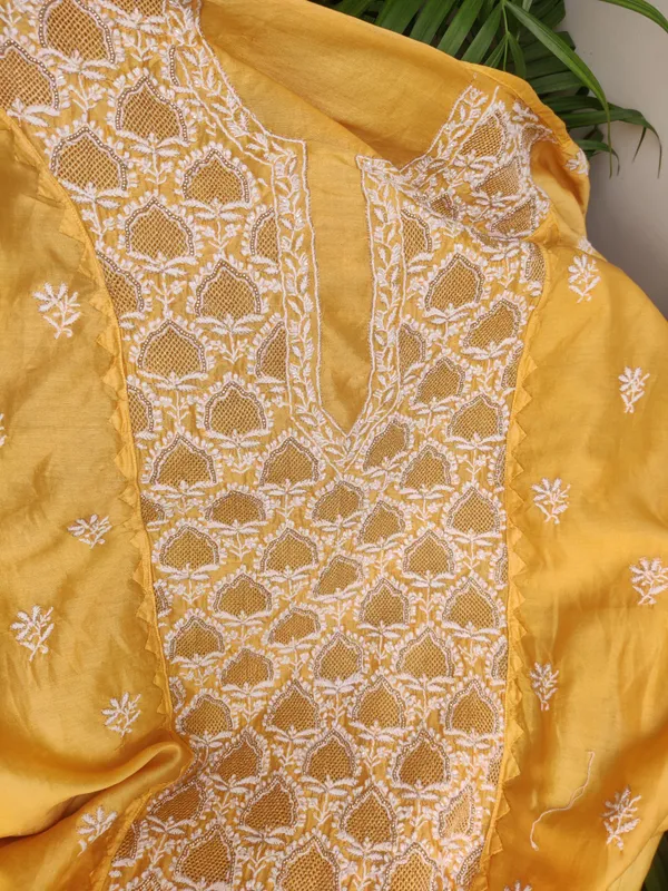 Yellow_Embroidered_Ethnic_Saree_for_Women