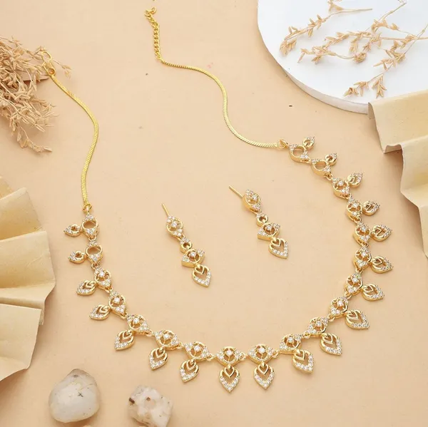 Gold_Tone_Heart_Motif_Necklace_Set_for_Women