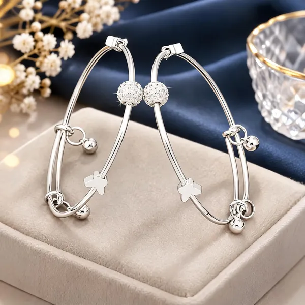 Silver_Metal_Clover_Charm_Bangle_Bracelet_For_Women