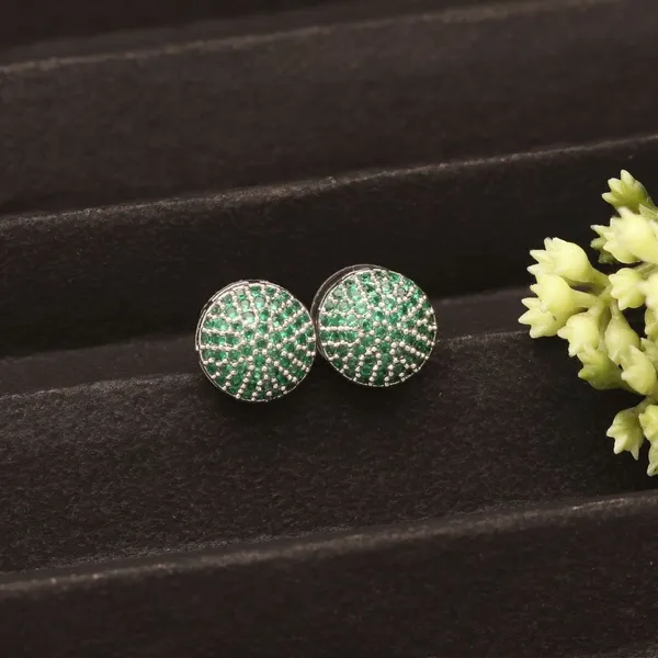 Stunning_Silver_Ad_Earring