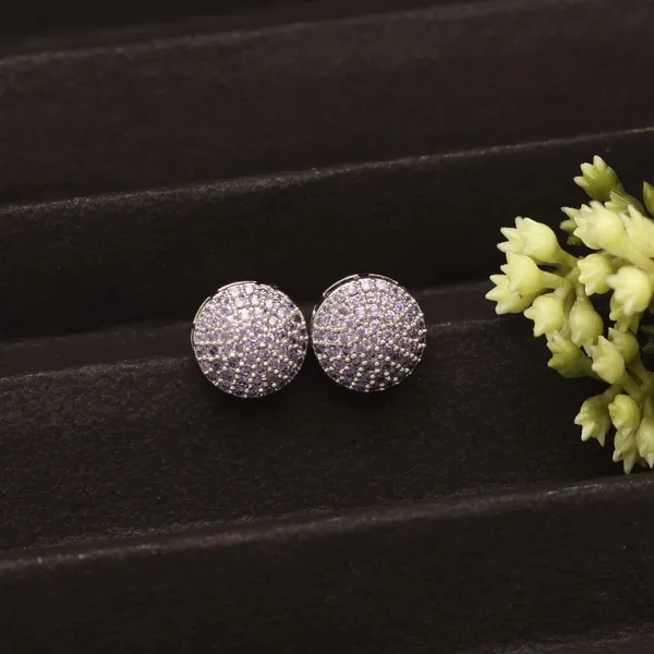 Stunning_Silver_Ad_Earring