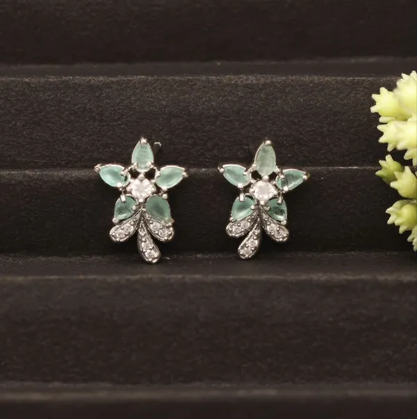 Stunning_Silver_Ad_Earring