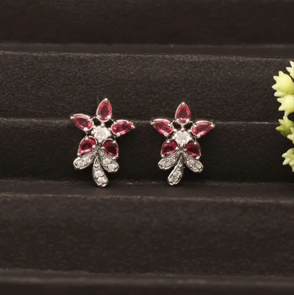 Stunning_Silver_Ad_Earring