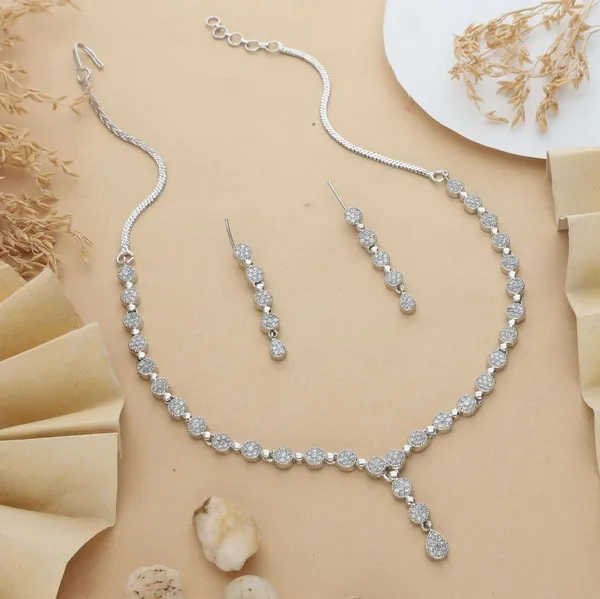 Silver_Tone_Rhinestone_Necklace_And_Earrings_Set
