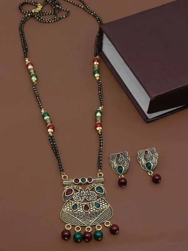 Black_Beaded_Antique_Necklace_Set_For_Women