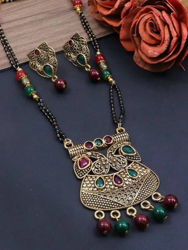 Black_Beaded_Antique_Necklace_Set_For_Women