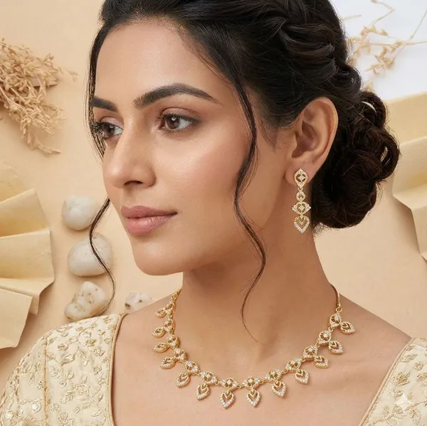Gold_Tone_Heart_Motif_Necklace_Set_for_Women