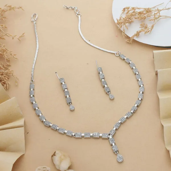 Silver-Toned_Necklace_And_Earrings_Jewellery_Set_For_Women