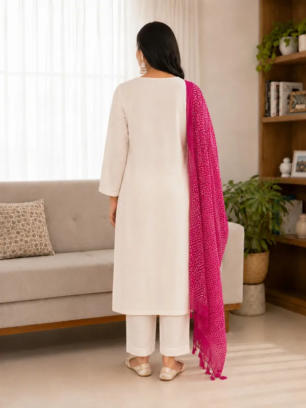 Cream_Printed_Straight_Kurta_Set_With_Dupatta_For_Women
