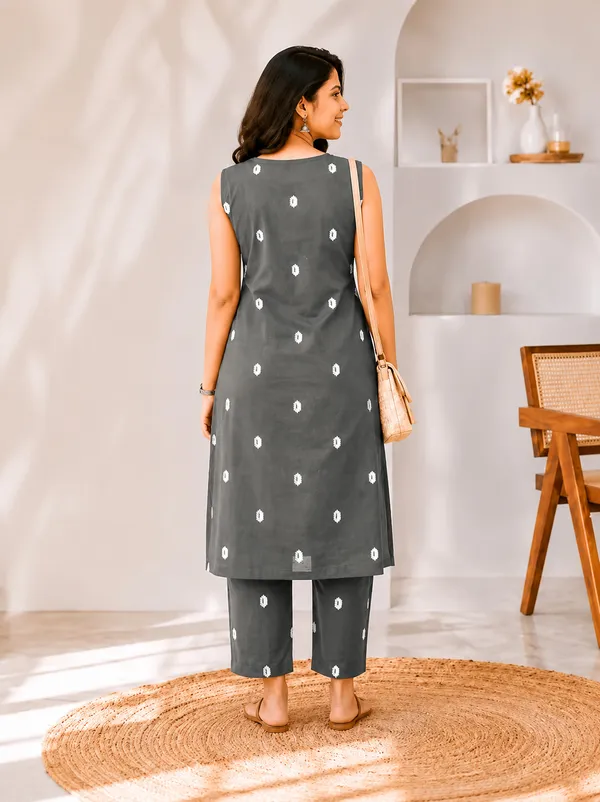 Grey_Printed_Straight_Kurta_Set_For_Women
