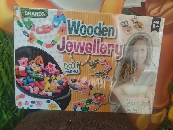 Wooden_Jewellery_DIY_Craft_Kit_for_Kids