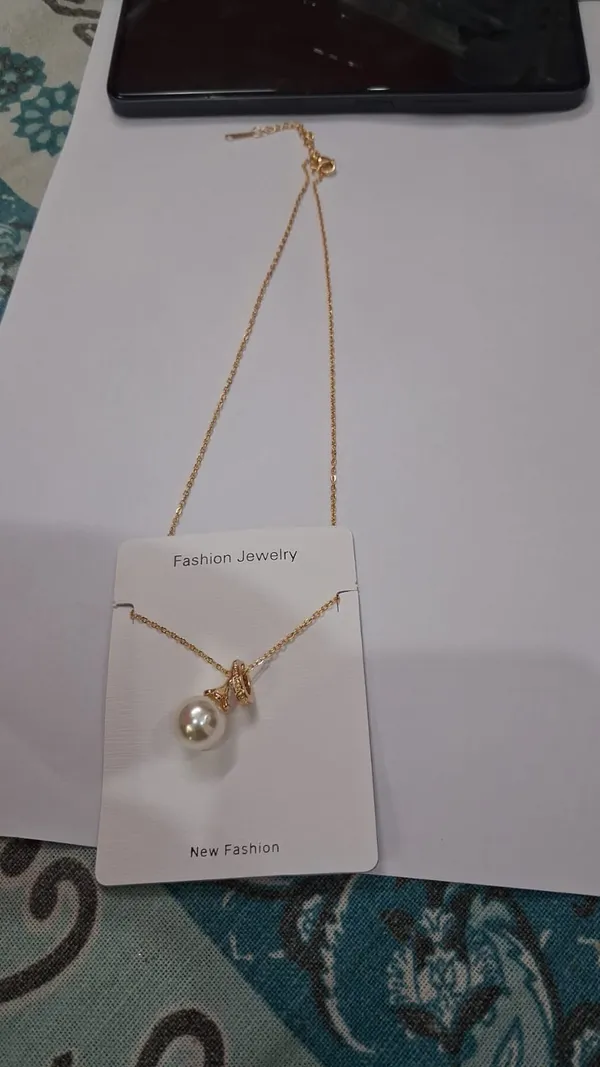 Gold_Pearl_Brass_Bow_Pearl_Pendant_Necklace_For_Women