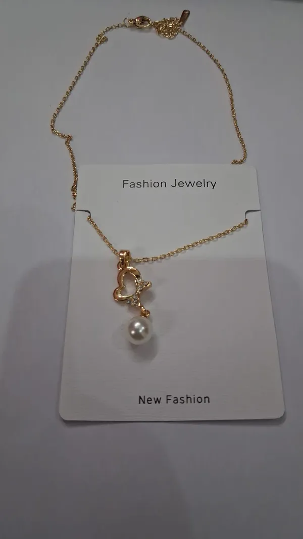 Gold_Pearl_Brass_Heart_Pendant_Necklace_For_Women