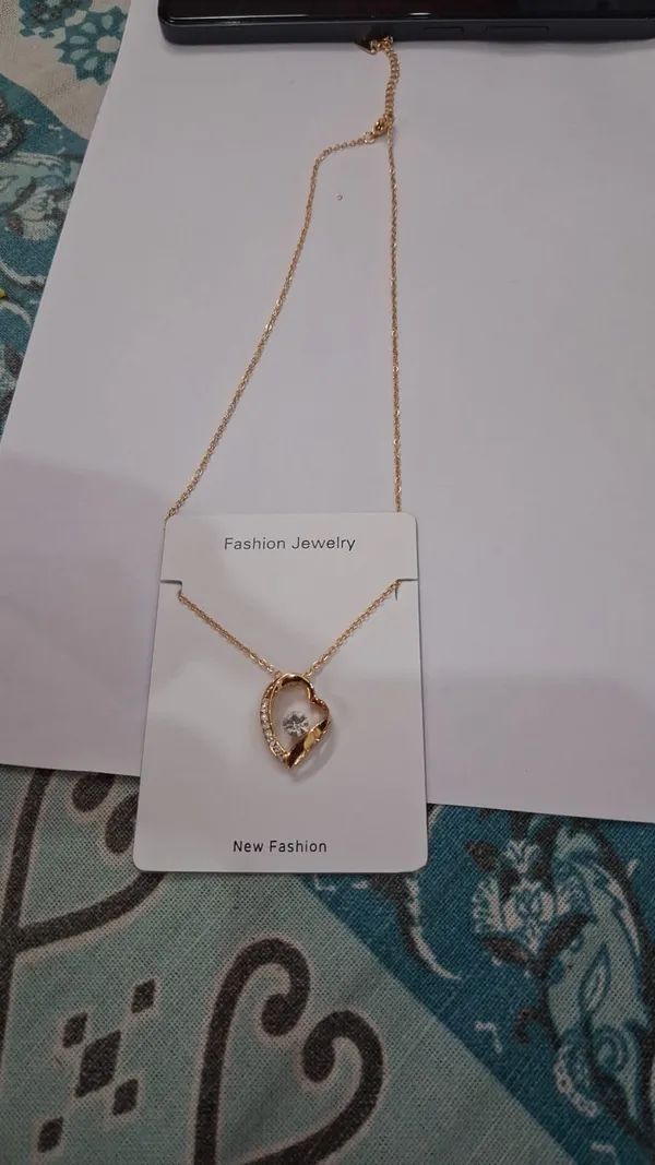 Gold_Brass_Heart_Stone_Pendant_Necklace_For_Women