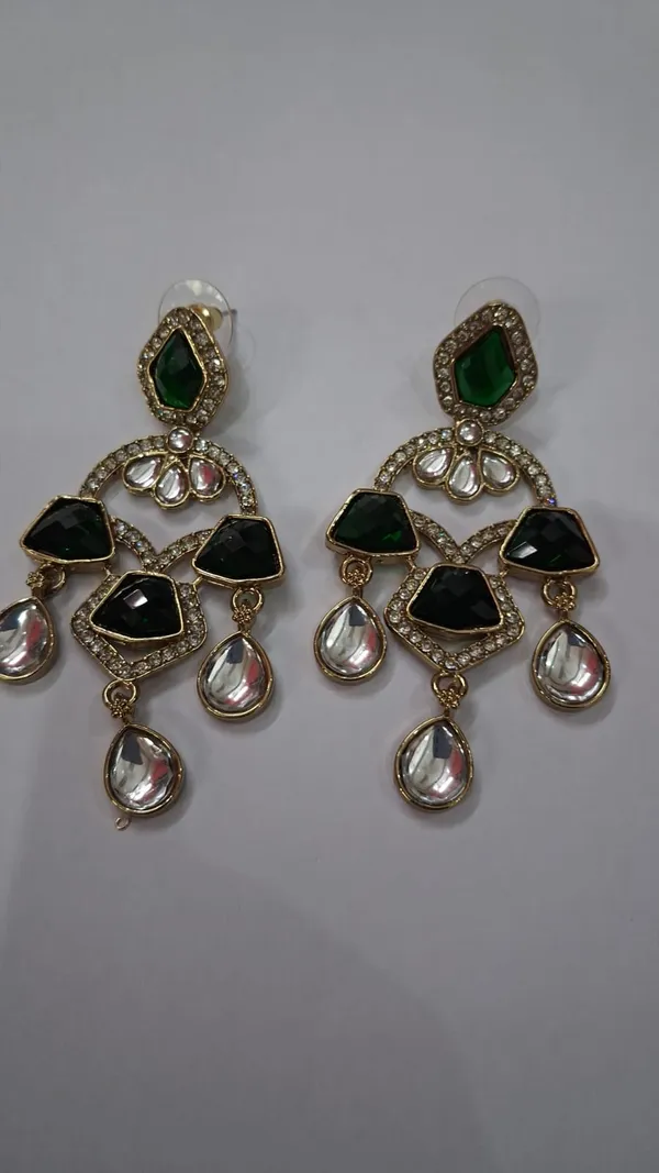 Gold_Brass_Green_Black_Stone_Chandelier_Drop_Earrings_For_Women