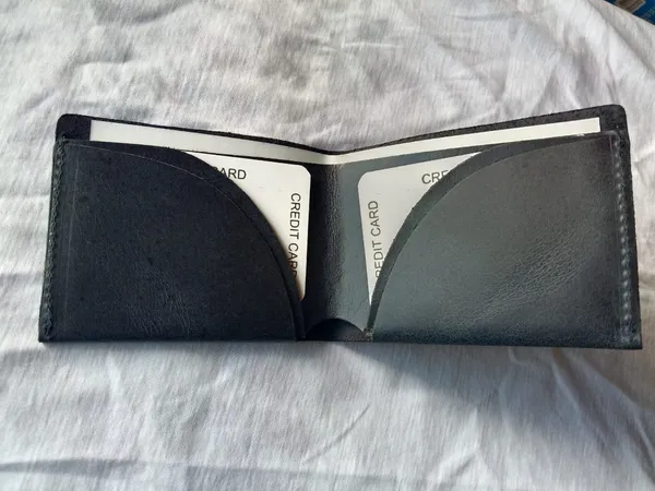 Black_Leather_Bifold_Wallet_for_Men