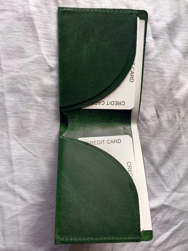 Green_Genuine_Leather_Moon-Cut_Bifold_Wallet_For_Men