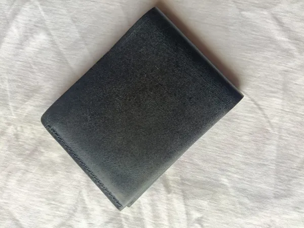 Black_Leather_Bifold_Wallet_for_Men