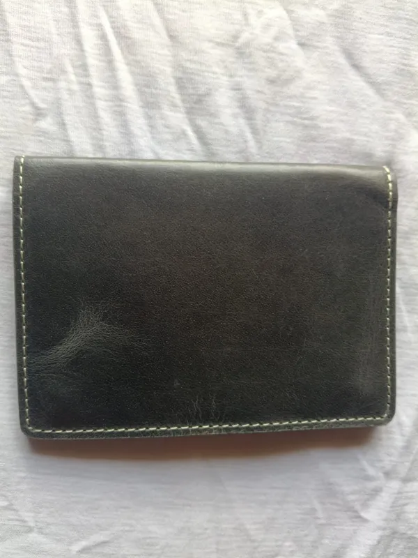 Black_Genuine_Leather_Passport_Holder_For_Men