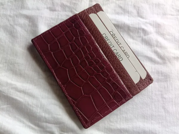 Burgundy_Textured_Card_Holder_for_Men