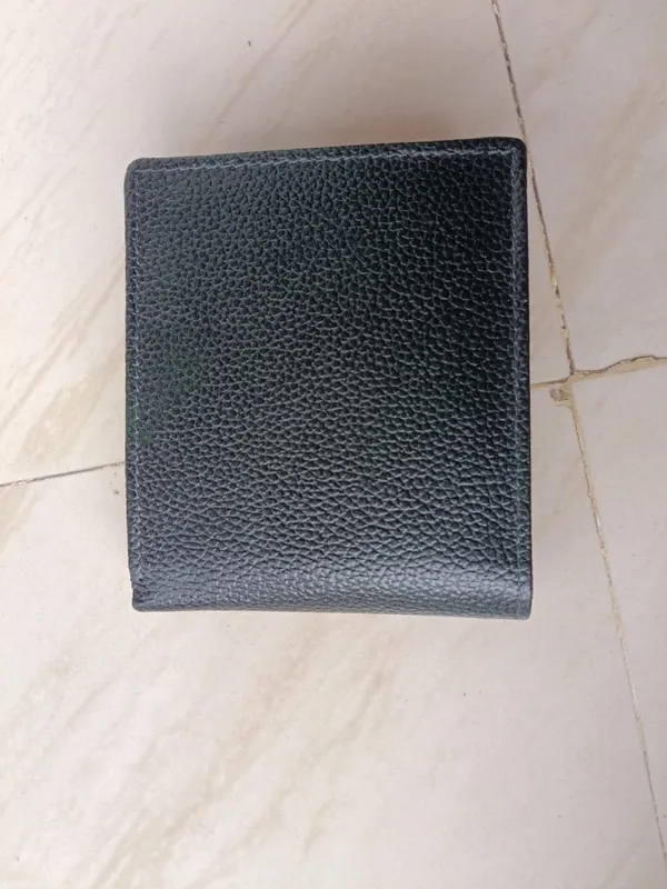 Black_Textured_Bifold_Wallet_for_Men