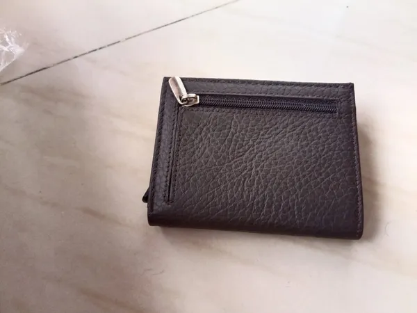 Dark_Brown_Italian_Leather_Pop-Up_Bifold_Wallet_For_Unisex