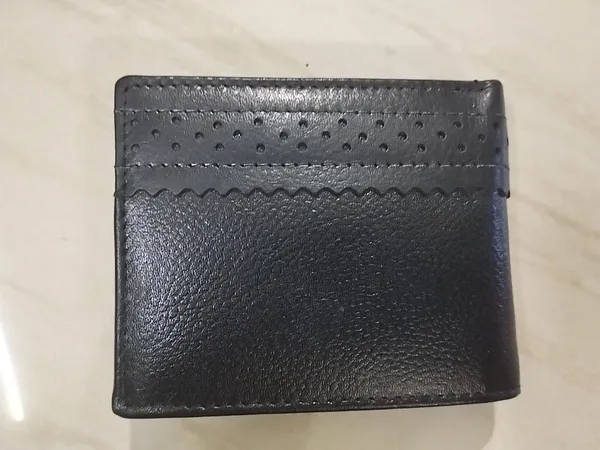 Black_Leather_Bi-Fold_Wallet_for_Men