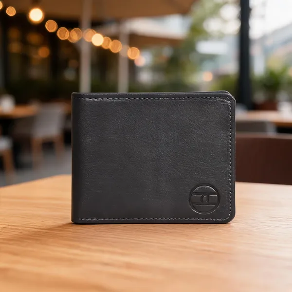 Black_Leather_Bifold_Wallet_For_Men