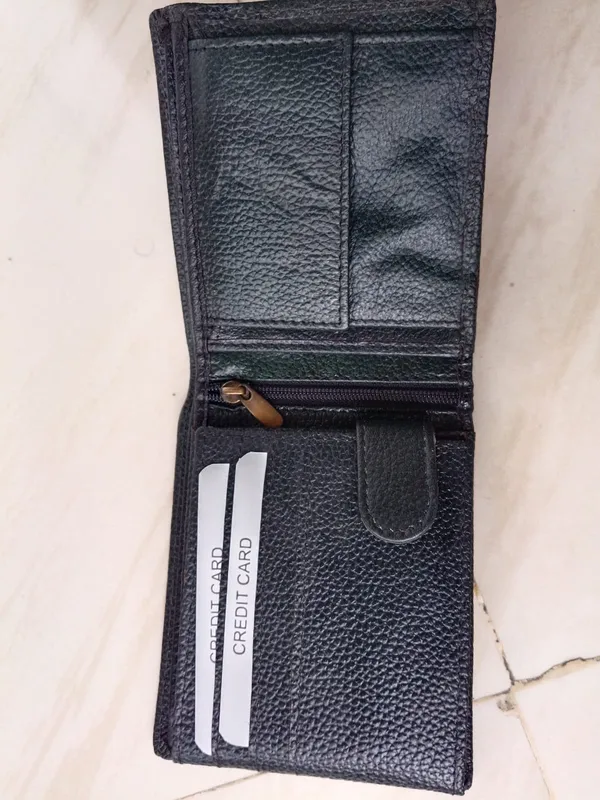 Black_Textured_Bifold_Wallet_for_Men