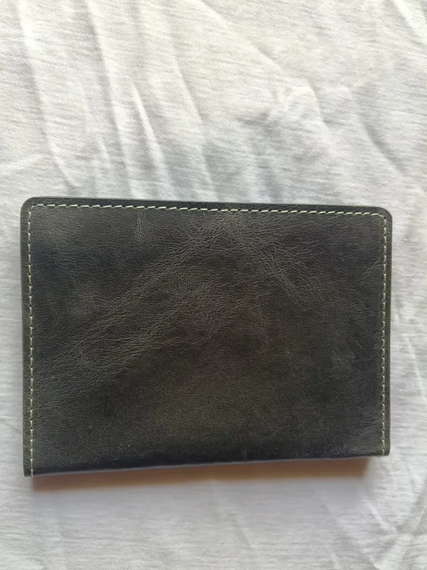 Black_Genuine_Leather_Passport_Holder_For_Men